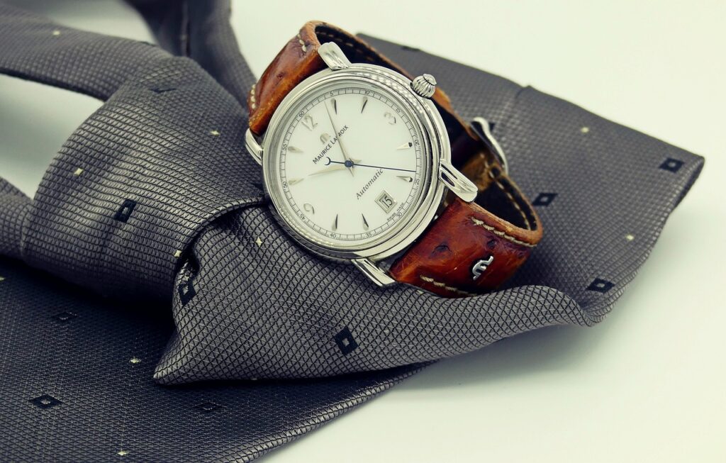 Expert Reviews: The Pros And Cons Of Different Mens Wrist Watches